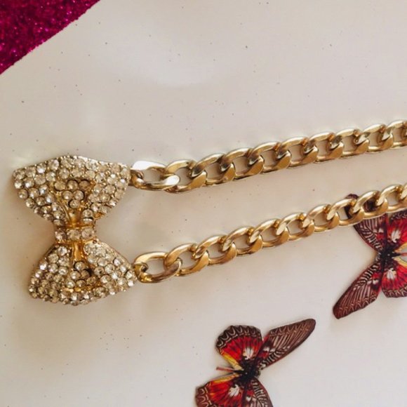 Gold Tone Chunky Bow Necklace - Picture 2 of 3
